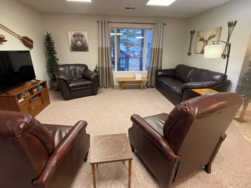 Cozy 2-bedroom apartment, 6 blocks from downtown Walker