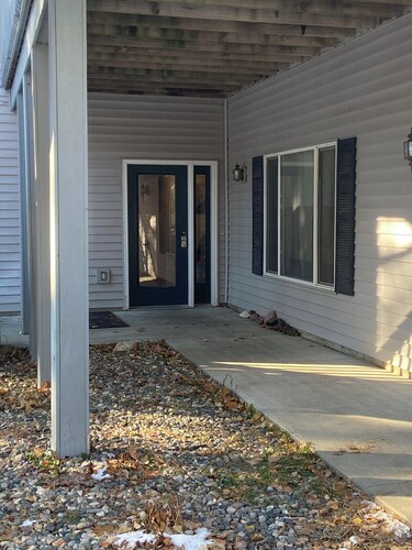 Cozy 2-bedroom apartment, 6 blocks from downtown Walker