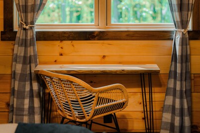 Knotty Summit| Hocking Hills, Theater, Hot Tub