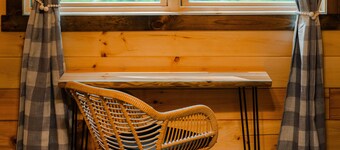 Knotty Summit| Hocking Hills, Theater, Hot Tub