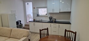 Interior - In the center of the historic town of Aljubarrota, located between the mountains and the sea. (Aljuarrota)