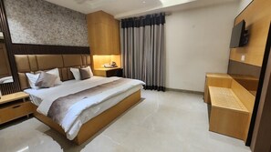 Luxury Suite, 2 Bedrooms, Non Smoking, City View | In-room safe, desk, laptop workspace, soundproofing - SOMNATH PALACE (VARANASI)