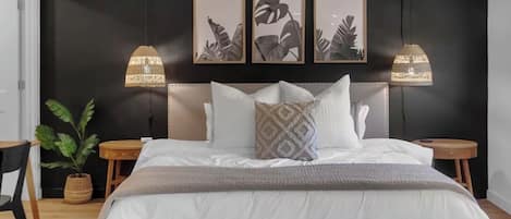 4 habitaciones, tabla de planchar con plancha, wifi y ropa de cama