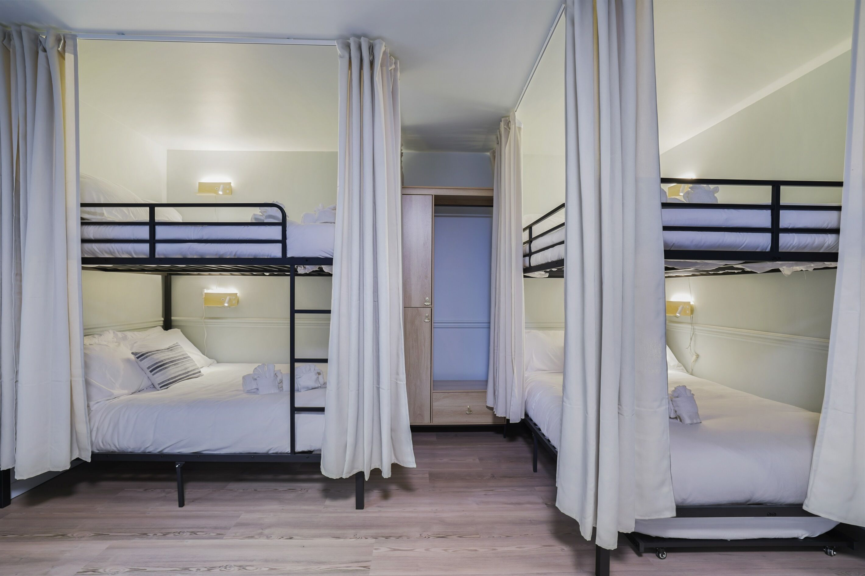 5 chambres, bureau, Wi-Fi gratuit, draps fournis