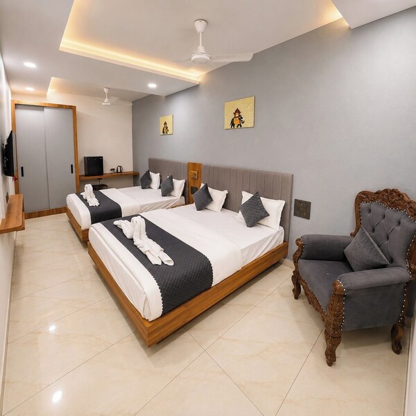 Hotel Bhujiyo Hills - Bhuj