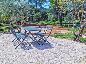 Outdoor dining - Vakantiehuis La Cigale by Interhome (Les Arcs sur Argens)