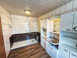 Bathroom - Deichblick by Interhome (Ditzum)