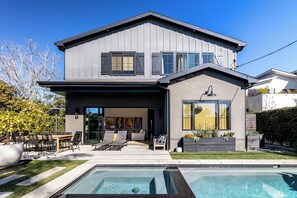 Pool - Stylish 4 bedroom Venice home with pool & hot tub (Los Angeles)