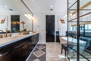 Bathroom - Stylish 4 bedroom Venice home with pool & hot tub (Los Angeles)