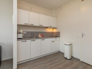 Fridge, oven, dishwasher, cookware/dishes/utensils - Zoete Licht by Interhome (Zoutelande)