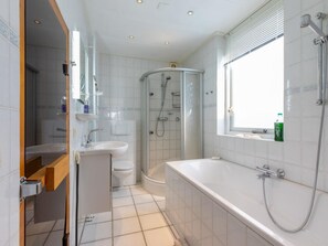 Bathroom - Villa Querina by Interhome (Koudekerke)
