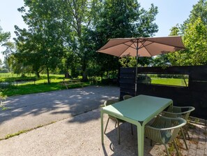 Outdoor dining - Vakantie Rustepolder by Interhome (Vrouwenpolder)