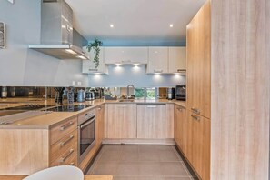 Private kitchen - Central London NEW luxury apartment by kings cross (London)