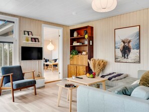 TV, fireplace - "Brunetta" - 200m to the fjord by Interhome (Øster Assels)