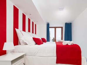 2 habitaciones, tabla de planchar con plancha y cuna de viaje 