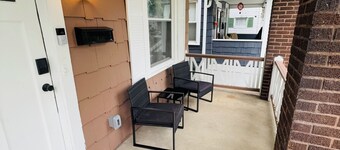 Charming 2BR Cottage Apt, Heart of Cincinnati