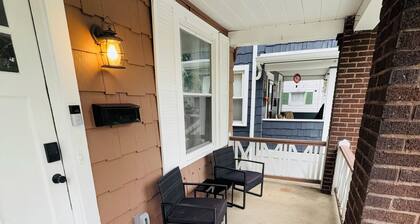 Charming 2BR Cottage Apt, Heart of Cincinnati