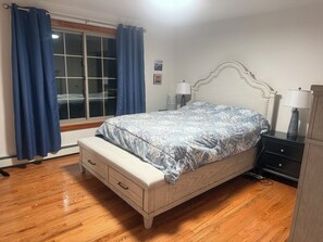 Iron/ironing board, free WiFi, bed sheets
