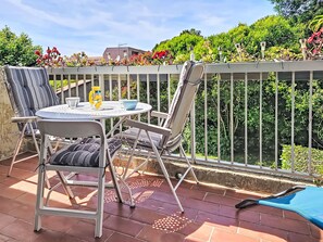 Outdoor dining - Résidence Le Soleil Bleu by Interhome (Saint-Raphaël)