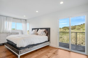 WiFi, bed sheets - Spacious 3bd hilltop getaway with breathtaking ocean views (Laguna Beach)
