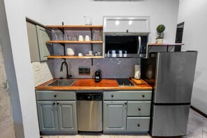 Private kitchen - El Industrial Apt For 3 People @ Old San Juan (San Juan de Puerto Rico)