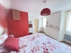 Free WiFi - Cosy apartment under vaulted ceiling-6 people- Le Secret d'Adèle (Châteauroux-les-Alpes)