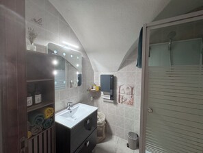 Shower - Cosy apartment under vaulted ceiling-6 people- Le Secret d'Adèle (Châteauroux-les-Alpes)