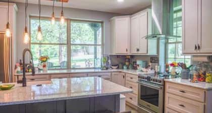 "Monty's Pad" Lakeside Comfort @ Rough River