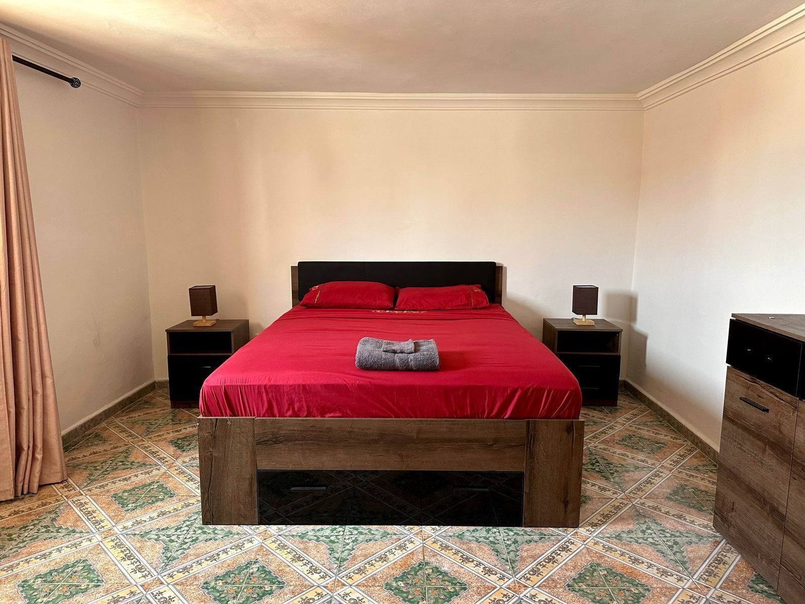 2 habitaciones, wifi gratis y ropa de cama 