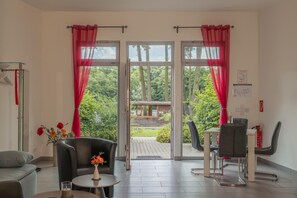 Apartment | Dining - Ferienwohnung mit Blick auf den Glindower See (Werder (Havel))