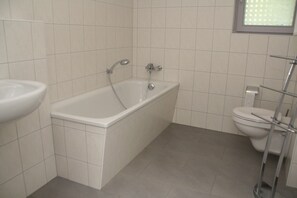Apartment | Bilik Mandi
