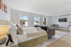 One Bedroom Apartment 4A | Iron/ironing board, free WiFi, bed sheets - BAZ Tower - London (London)