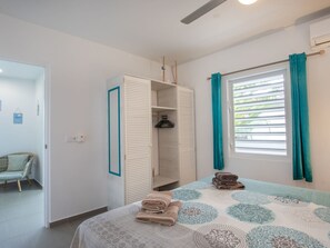 Internet - Poolside Bliss - Tropische Erholung im Paradise Apartment 3 by Interhome (Jan Thiel)