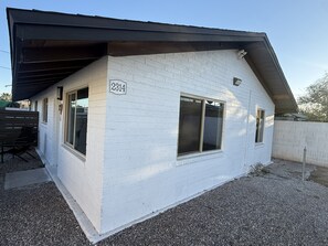 Exterior - Desert Flower Stay 10 minutes from the Airport (Phoenix)