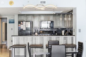 Dining - 2-Bedroom Oceanfront Condo, Bay View Resort , 6th Floor, Indoor & Outdoor Pools (Myrtle Beach)