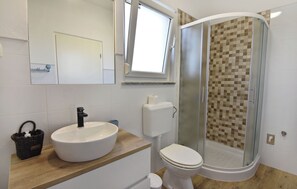 Departamento, 1 habitación, patio, vista al jardín | Baño