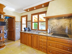 House | Private kitchen - Tranquil Binissalem Country Home With Pool (Binissalem)