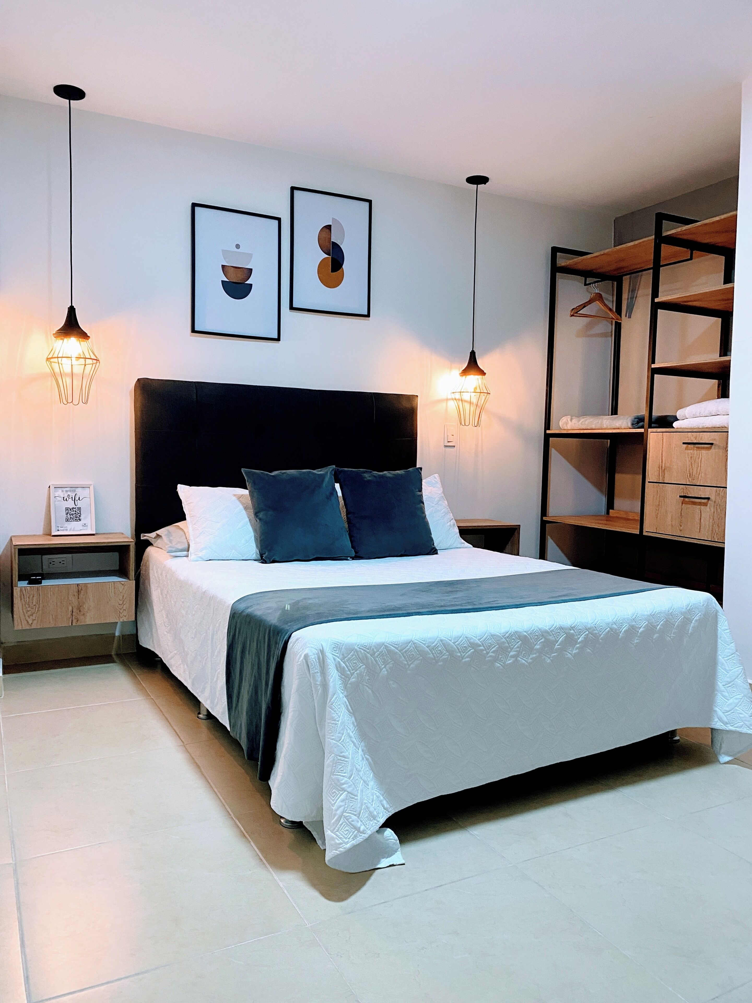1 chambre, fer et planche à repasser, Wi-Fi, literie fournie