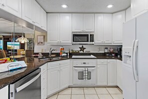 Fridge, microwave, oven, stovetop - Costa Del Sol B-1*Beachfront*PrivateBeach*3 Patios*2 Living Rooms*Beach Gear (Miramar Beach)