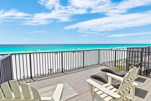 Costa Del Sol B-1*Beachfront*PrivateBeach*3 Patios*2 Living Rooms*Beach Gear