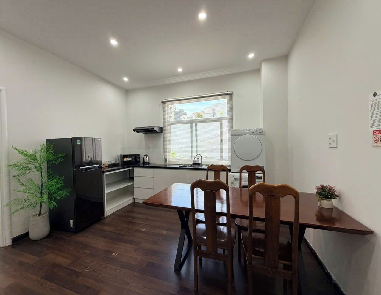 Biệt thự dành cho gia đình, 4 phòng ngủ | Bếp riêng | Tủ lạnh, lò vi sóng, bếp nấu, dụng cụ nấu nướng/bát dĩa/dao nĩa 