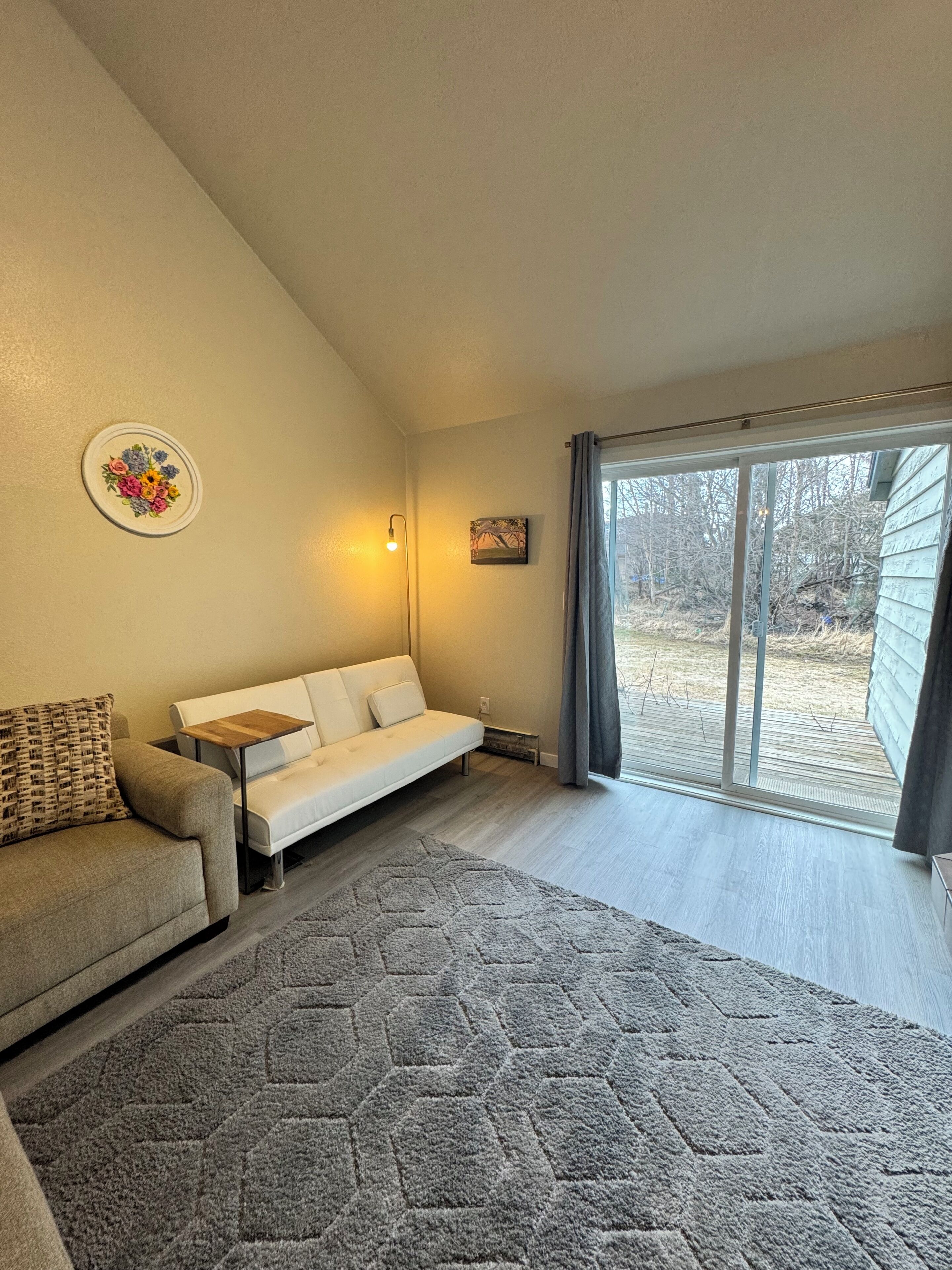 Cozy 2-bedroom Condo In Charming Anchorage With Ac - Anchorage, AK