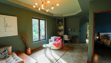 Casa Comfort, camere multiple, balcone, vista montagna | Area soggiorno