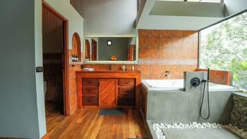 Comfort House, Multiple Bedrooms, Balcony, Mountain View | Bathroom | Shower, towels, soap, shampoo