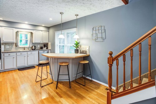 Gorgeous Retreat with Pool, Hot Tub and Game Room