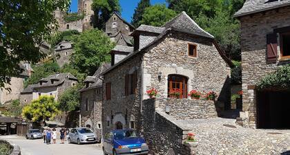 Gite Belcastel - In One Of The Most Beautiful Villages In France - Aveyron