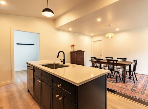 Fully Renovated 2-bedroom Home in Ticonderoga Perfect for Relaxing Stays