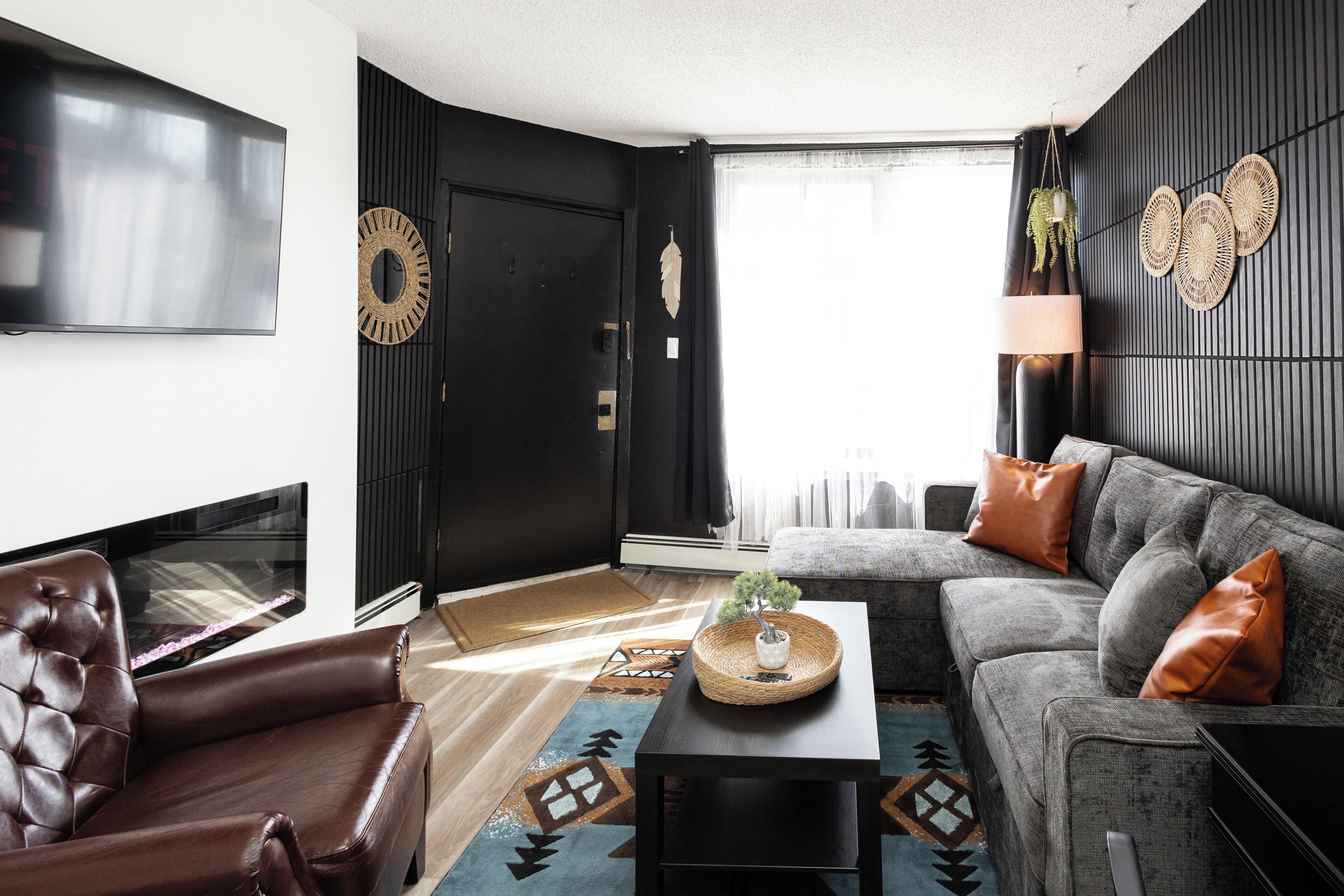 Quiet & Walkable: Stampede, Bmo, Nightlife, Restaurants, Entertainment & More! - Calgary