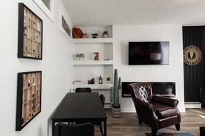 Dining - Quiet & Walkable: Stampede, BMO, Nightlife, Restaurants, Entertainment & MORE! (Calgary)