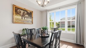 Dining - Upscale & Spacious in the Heart of Hendersonville 30 Min from Nashville/Airport (Hendersonville)